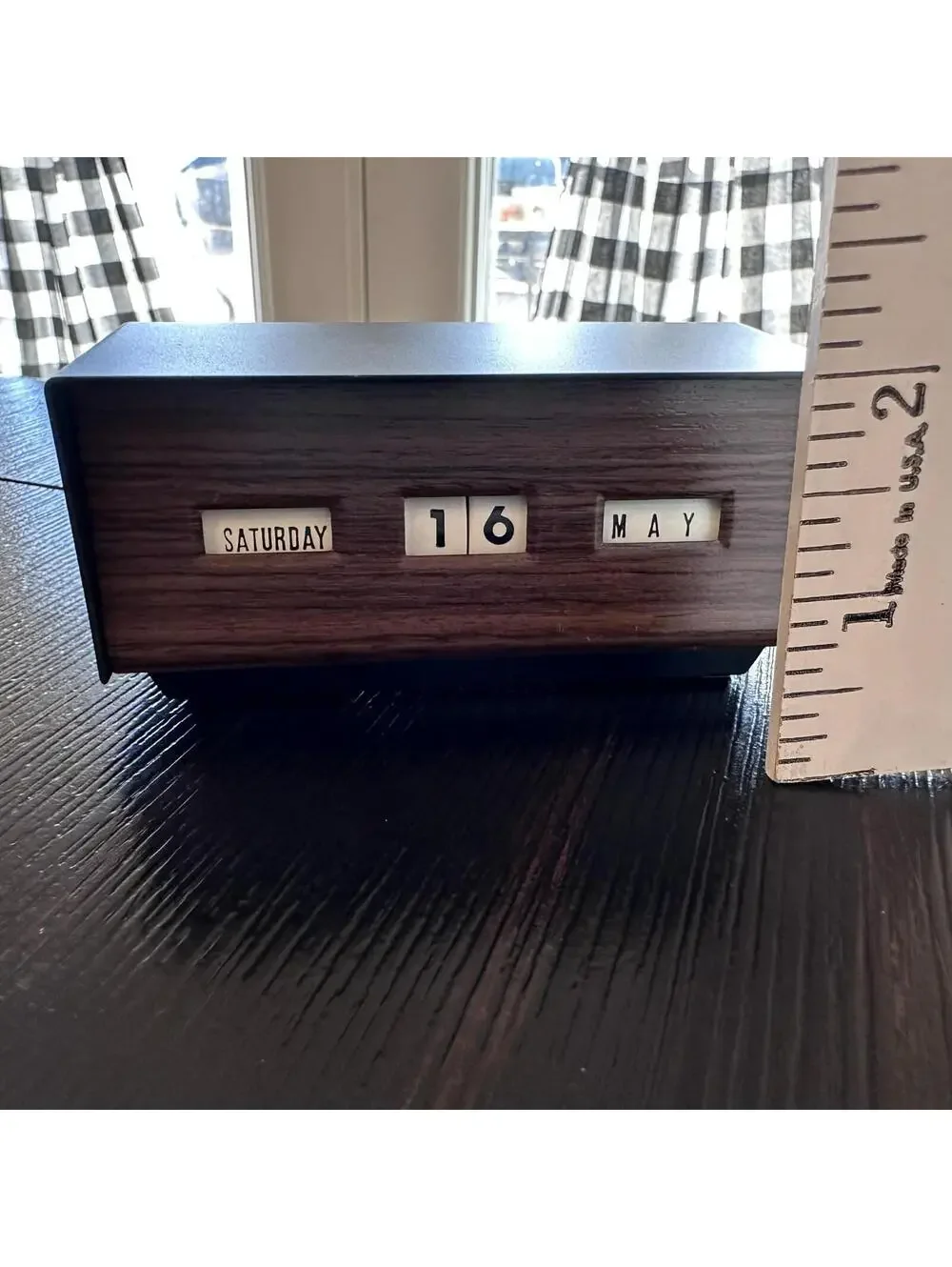 Vintage Made In Japan Metal Flip Perpetual Desk Calendar Woodgrain EUC